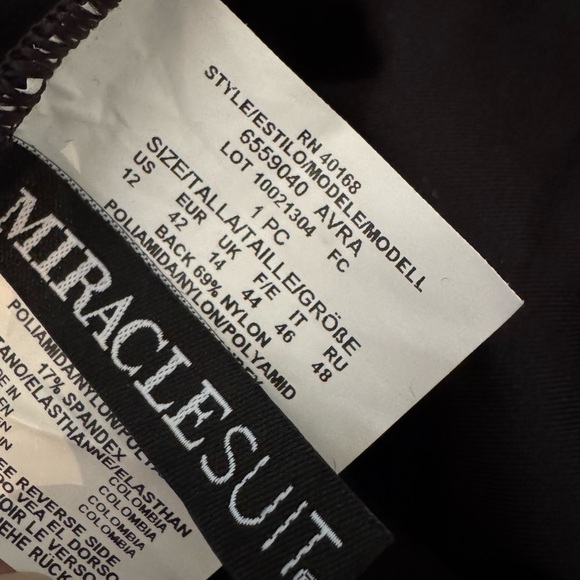 NWT Miraclesuit Slimming Rock Solid Avra One Piece Swimsuit Black Size 12 - Picture 8 of 13